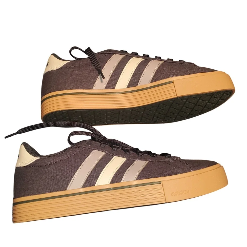 NEW Adidas Unisex Men Size 10, Women Size 11 Daily 4.0 Lace Up Casual Sneakers
